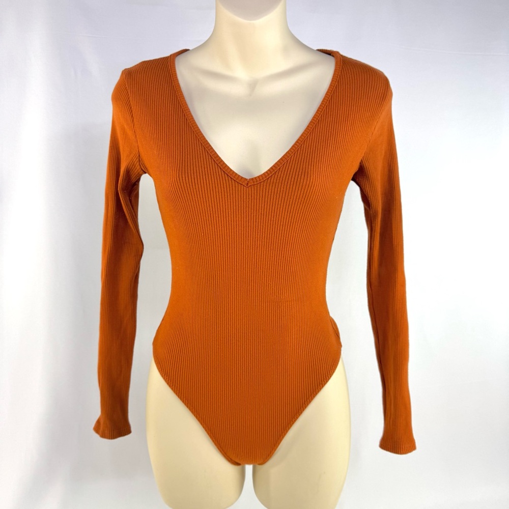 Windsor burnt orange textured knit long sleeves body suit size medium